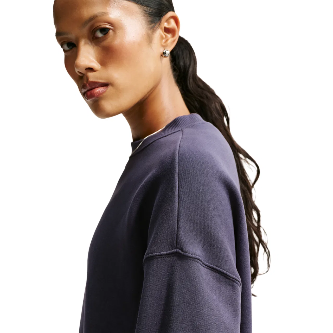 Женский свитшот оверсайз из флиса Nike Studio Fleece Oversized Crew, Sail/Gridiron — фото 2
