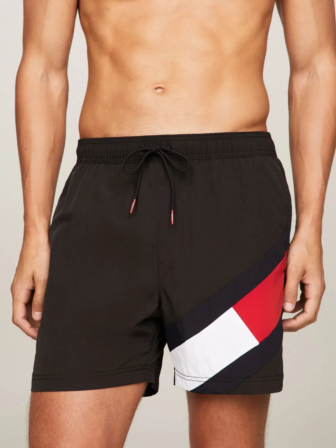 Шорты средней длины на завязках Tommy Hilfiger, черный