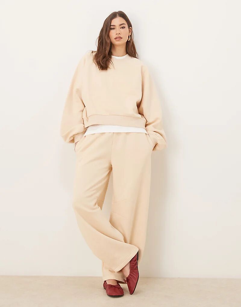 

Спортивные брюки ASOS DESIGN с завышенной талией серо-коричневого цвета — часть комплекта