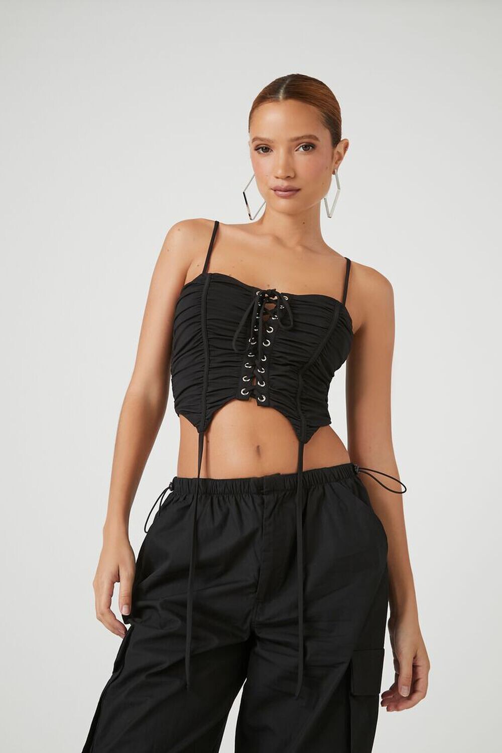 

Майка со сборками и шнуровкой Forever 21, черный