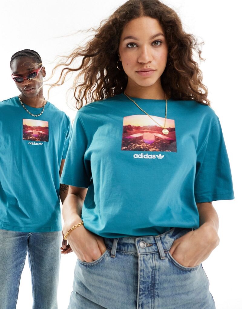 

Adidas Originals — темно-бирюзовая футболка унисекс с изображением заката