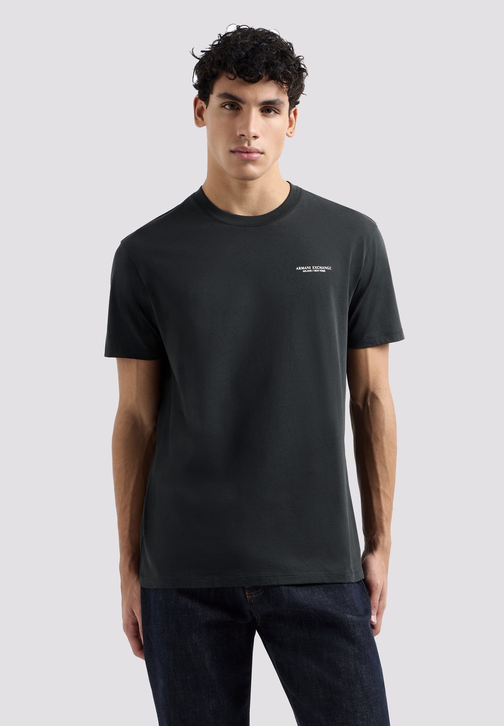 

Футболка с принтом Armani Exchange, черный