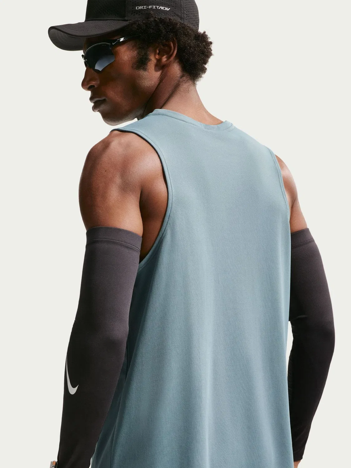 Жилет беговой Nike Miler Dri-FIT, Mineral Slate — фото 4