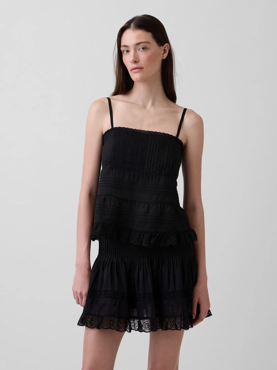 Топ-камисол Gap Black Lace-Trim Cami, черный