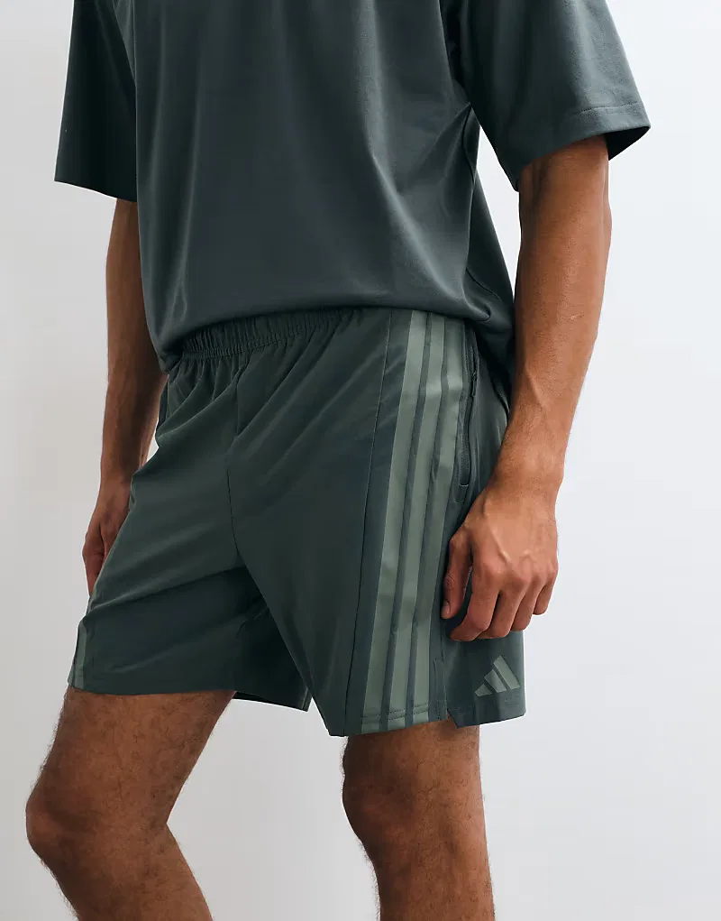 Тренировочные шорты Adidas D4T с тремя полосками плюща — фото 4