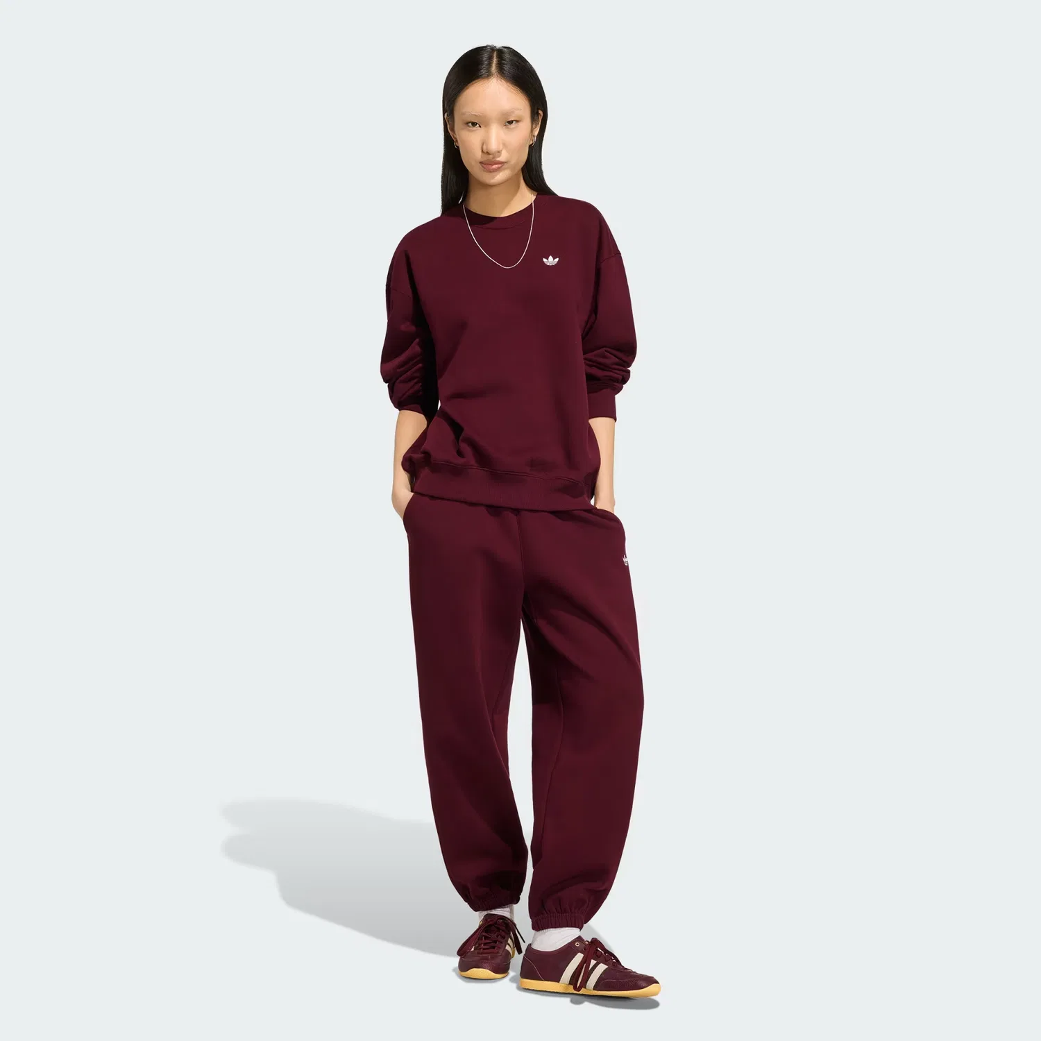 Женская толстовка оверсайз с круглым вырезом Essentials Crew Long Fleece Adidas Originals, бордовый — фото 4