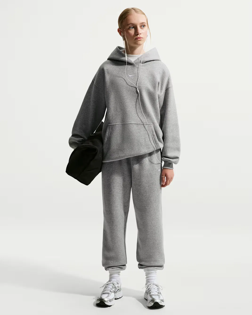 Детская толстовка с капюшоном оверсайз Nike Sportswear Studio Fleece, Dark Grey Heather/White — фото 4