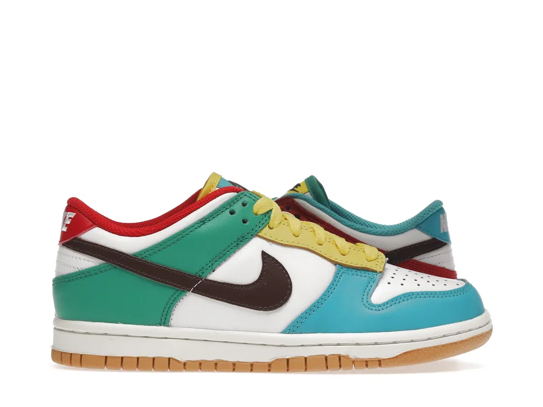 Детские кроссовки Lifestyle Nike Dunk Low, White/Light Chocolate-Roma Green