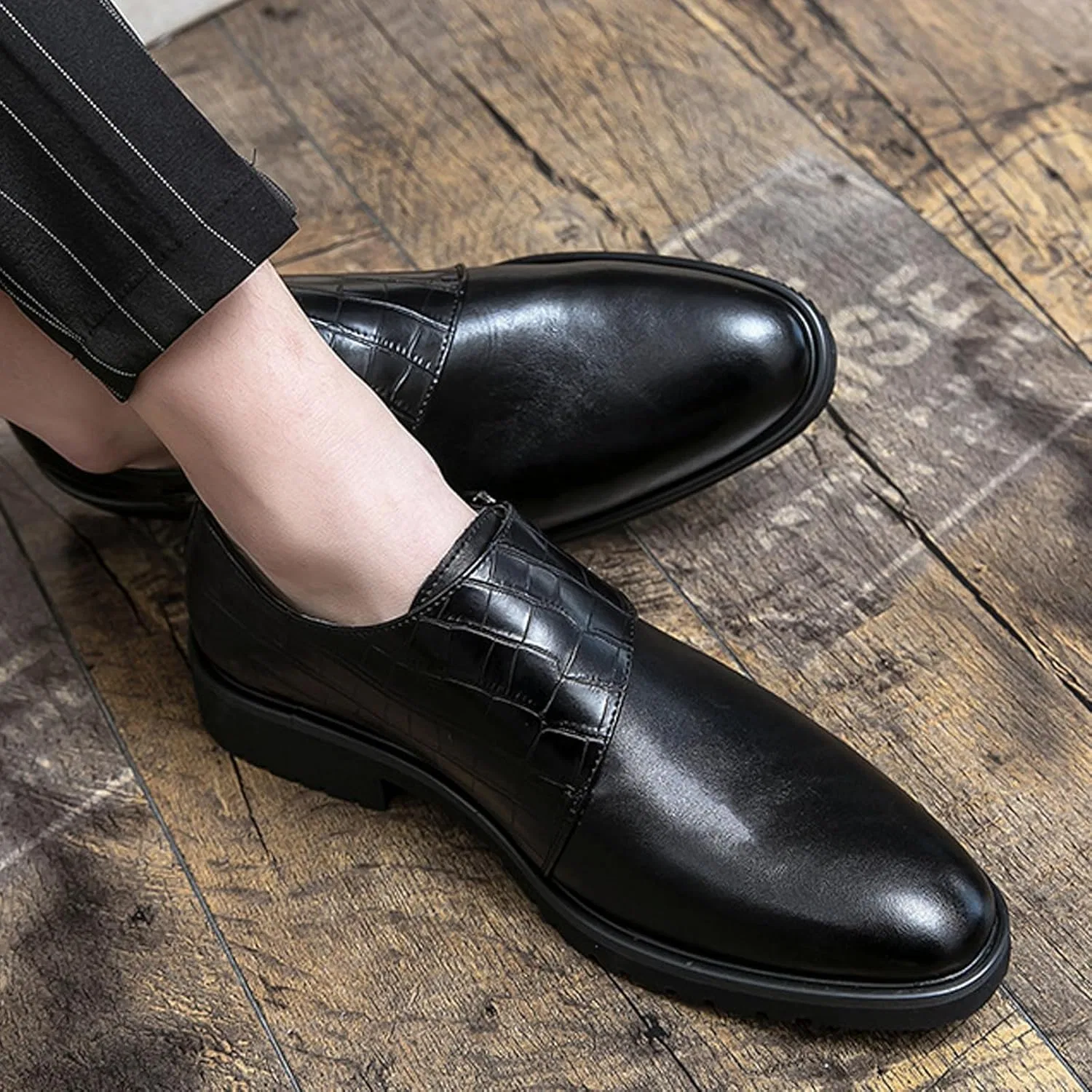 Лоферы мужские кожаные, текстурированные, на каблуке, Fashionable Pointed Chunky Heel, черный NELSBREX — фото 2