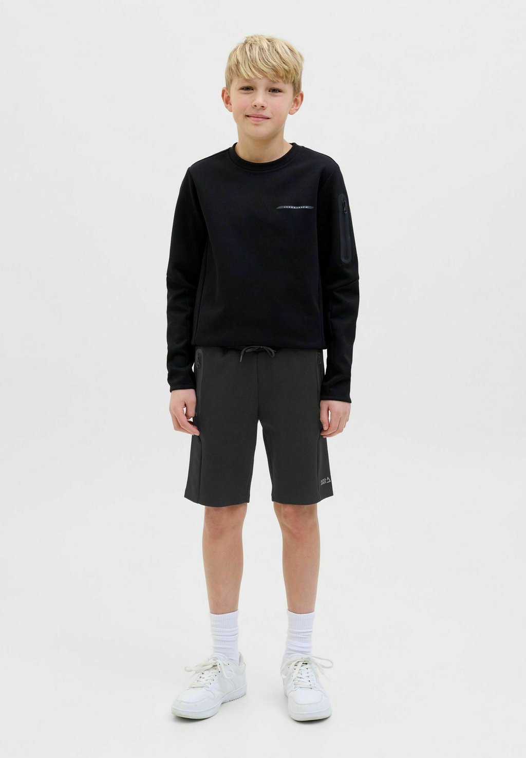 

Шорты Jack & Jones Junior, черный