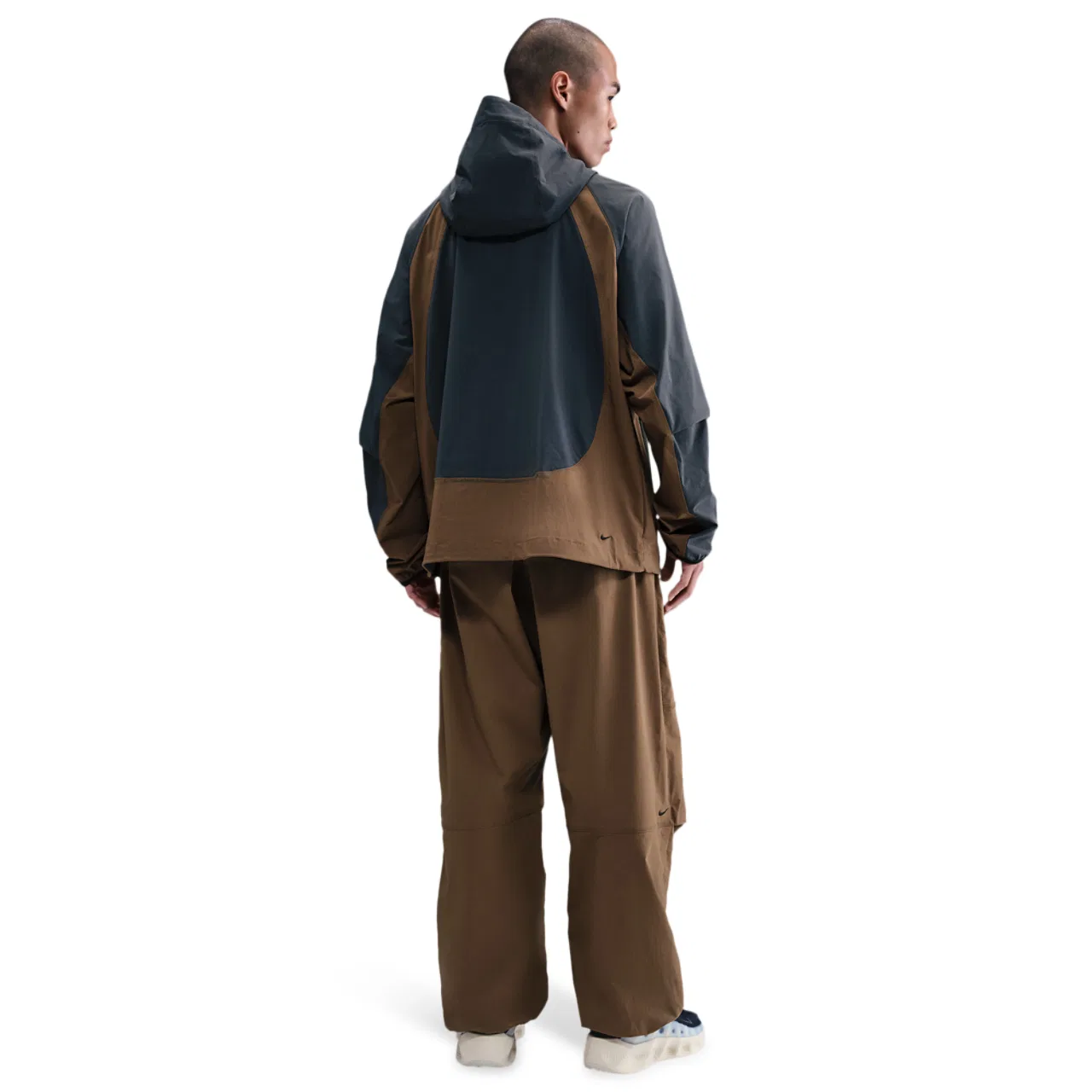 Мужские брюки Tech Woven OS Nike, цвет Mosswood Brown/Black/Mosswood Brown — фото 4