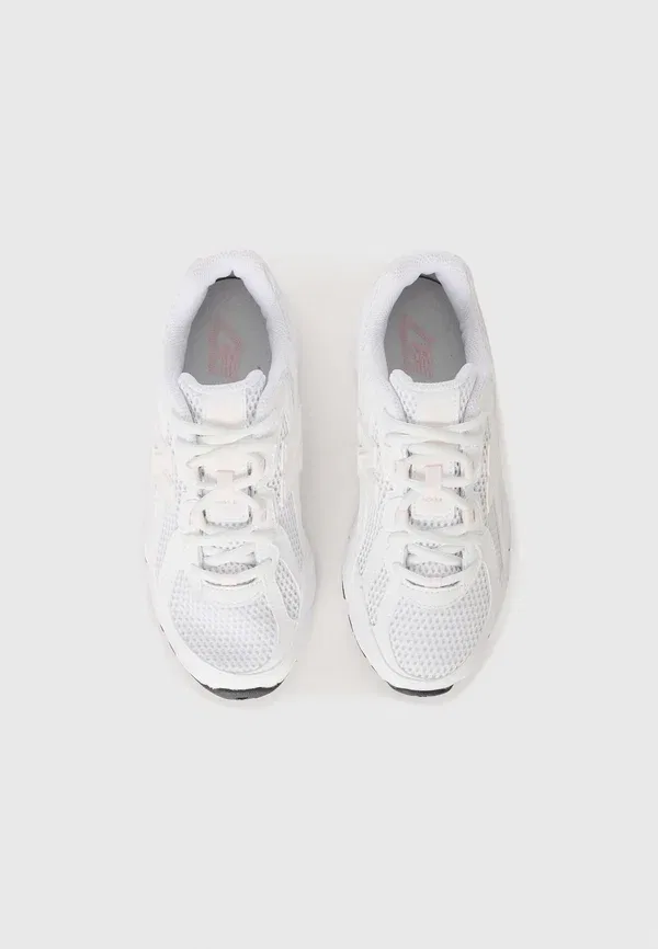 Кроссовки дышащие 740 New Balance White, белый — фото 4