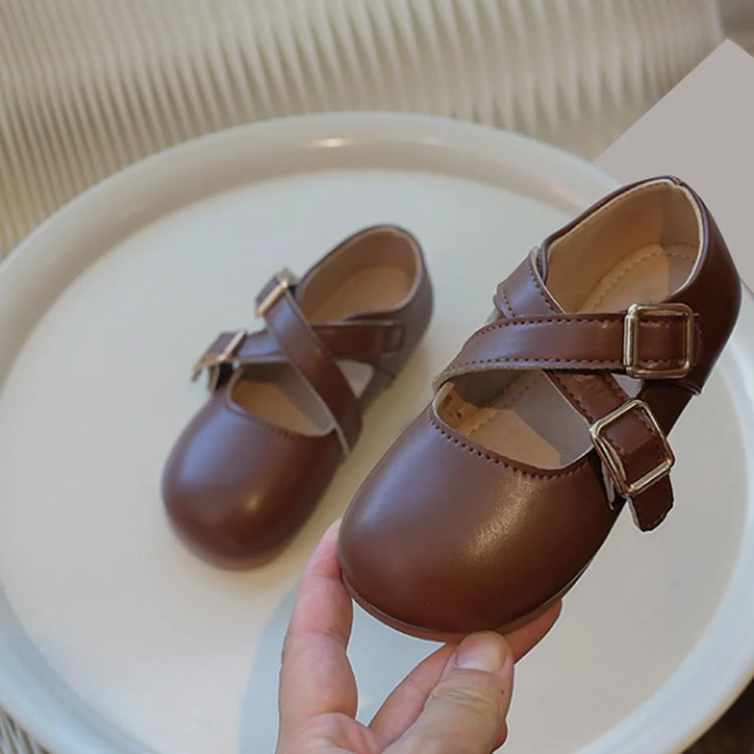 Детские туфли-мокасины для девочек с пряжкой, Brown — фото 2