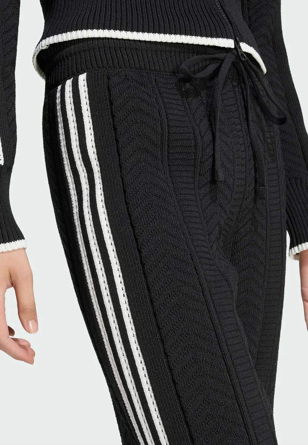 Спортивные брюки SST с широкими штанинами - спортивные штаны Adidas Originals, Black Cloud White — фото 3