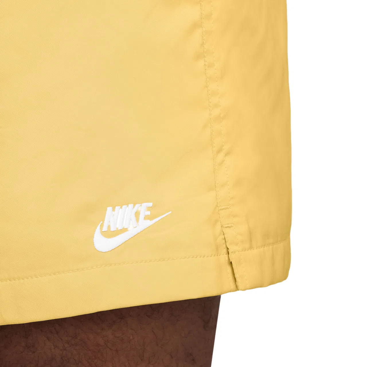 Мужские шорты Club Flow Nike, золотой/белый — фото 4