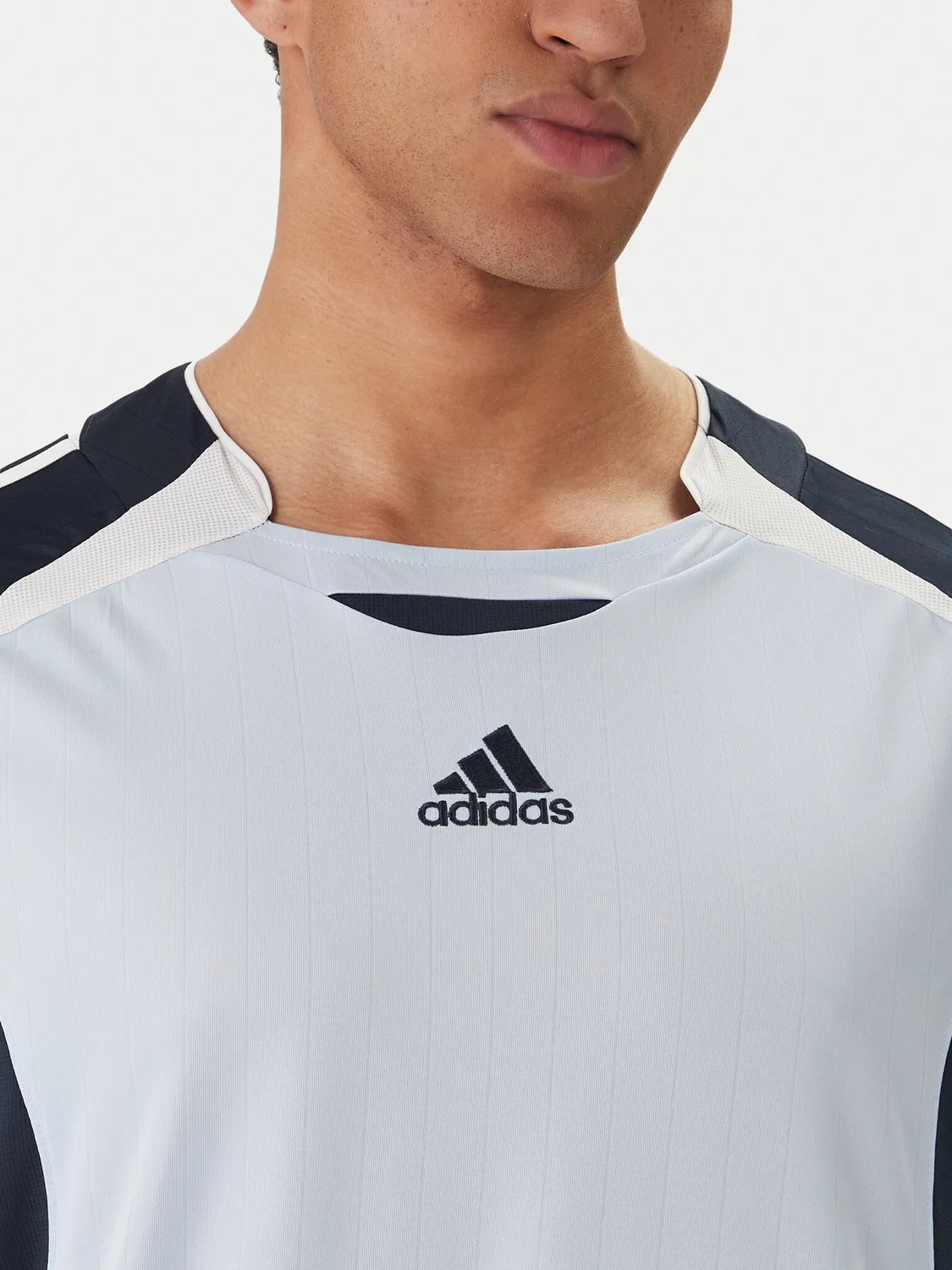 Мужская футболка небесно-голубого цвета стандартного кроя adicolor Teamgeist Adidas, голубой — фото 4