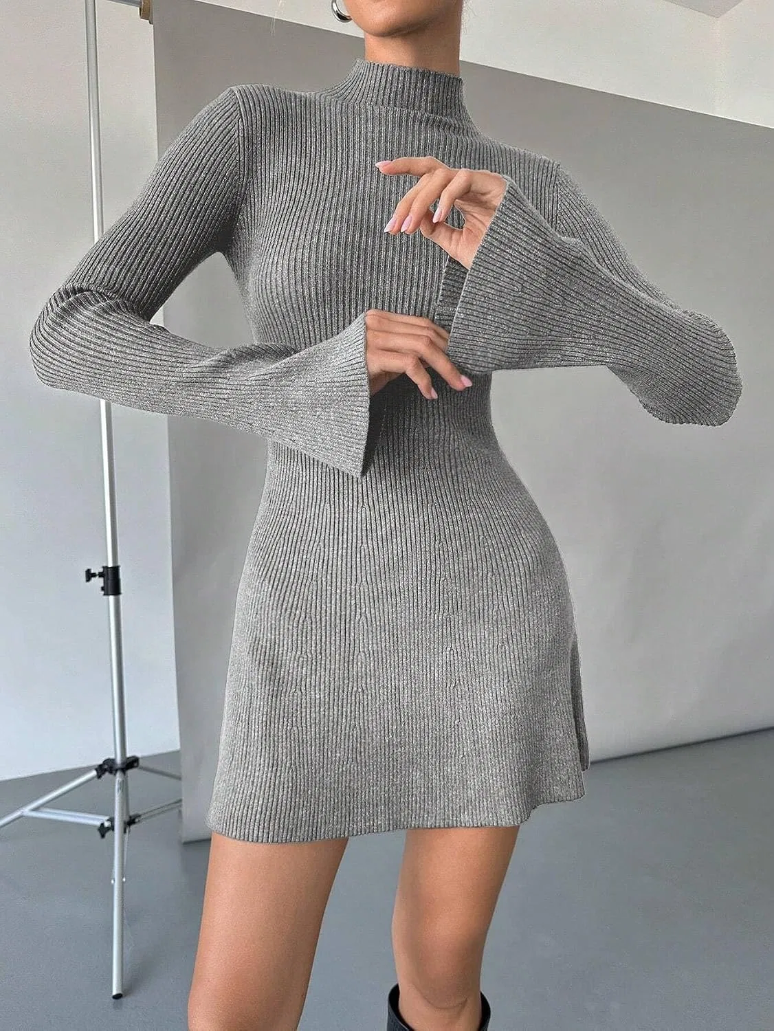 Женское короткое платье с водолазкой и длинным рукавом, Grey — фото 3