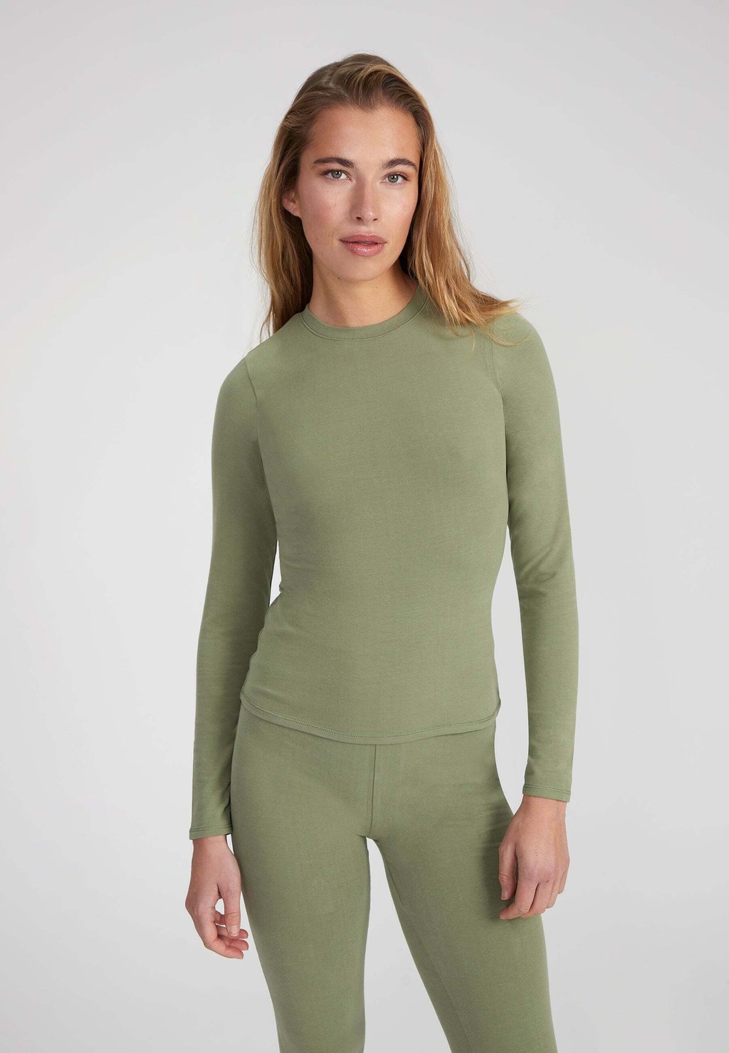 

Футболка с длинным рукавом Style Republic, оливковый