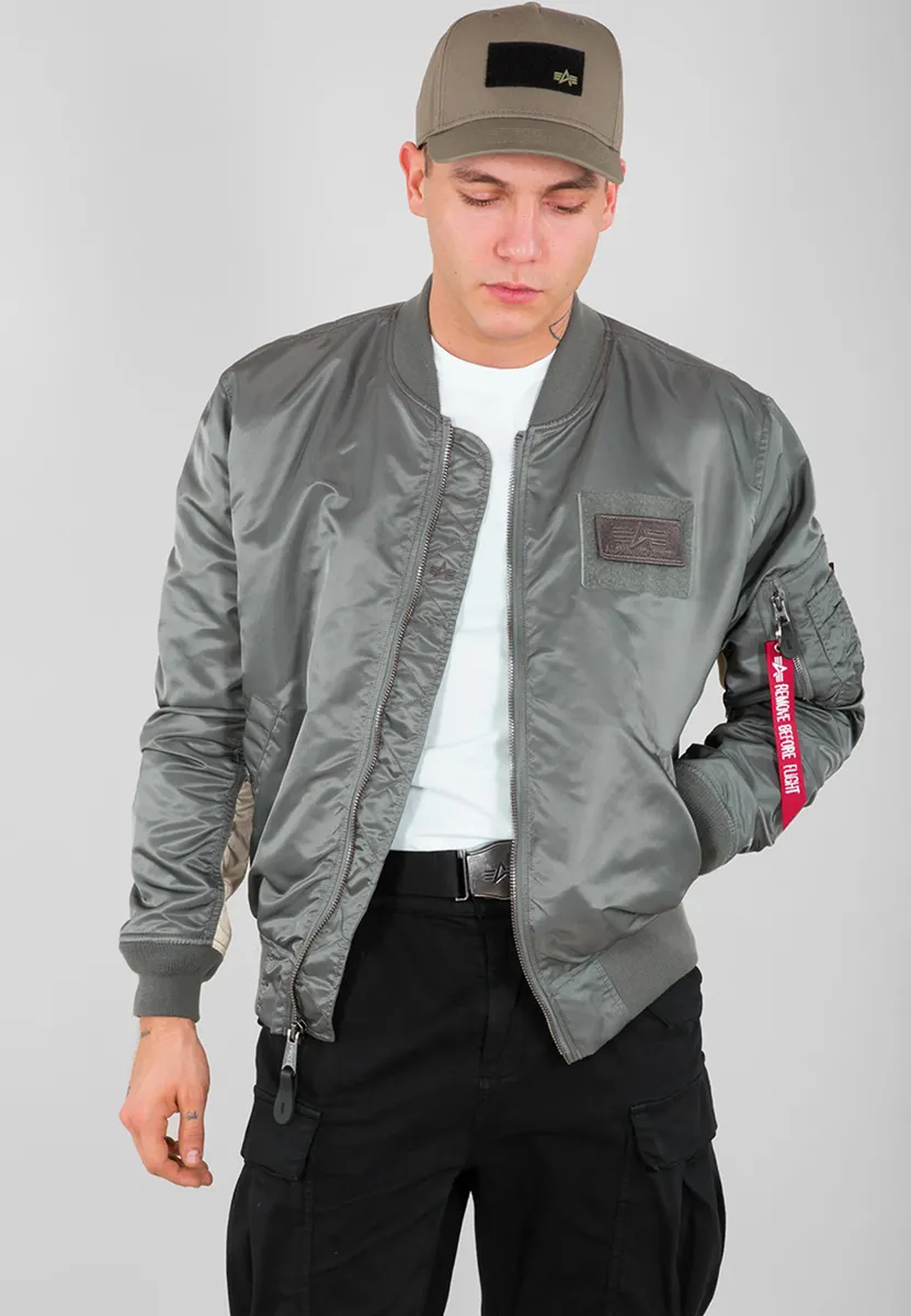 

Куртка-бомбер Alpha Industries " Alpha Industries Мужчины - Куртки-бомберы MA-1 TT Custom", зеленый