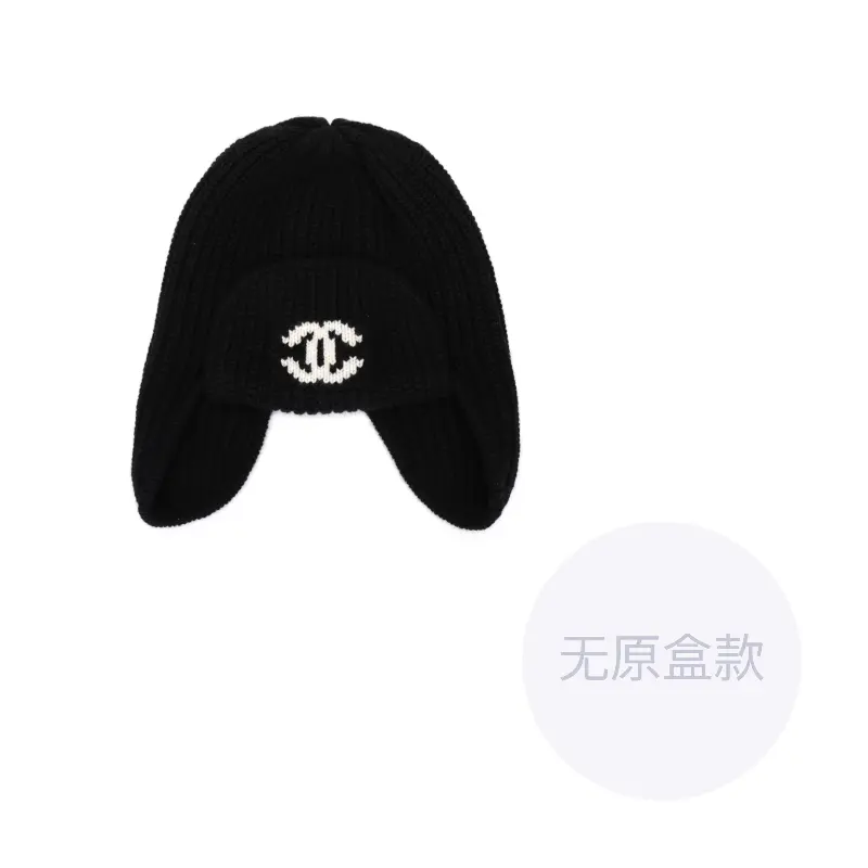 

Женские шапки и кепки Black CHANEL, черный