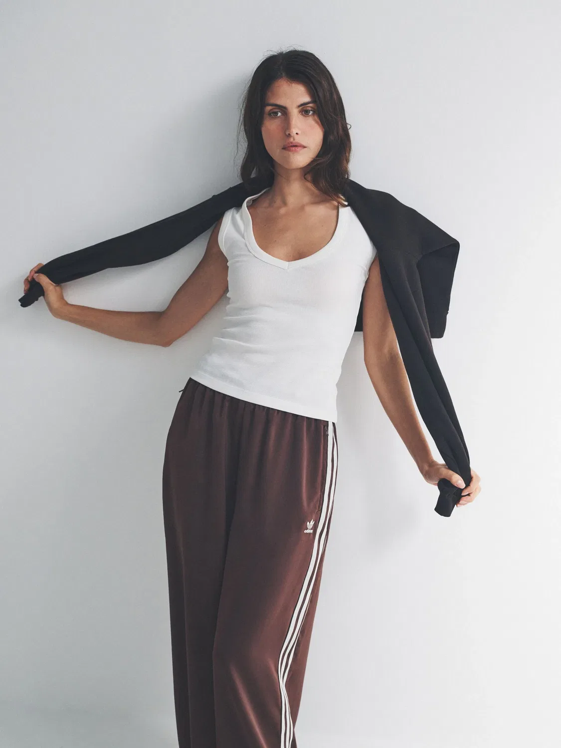 Джоггеры свободного кроя Adicolor Satin, adidas Originals, темно-коричневый — фото 3