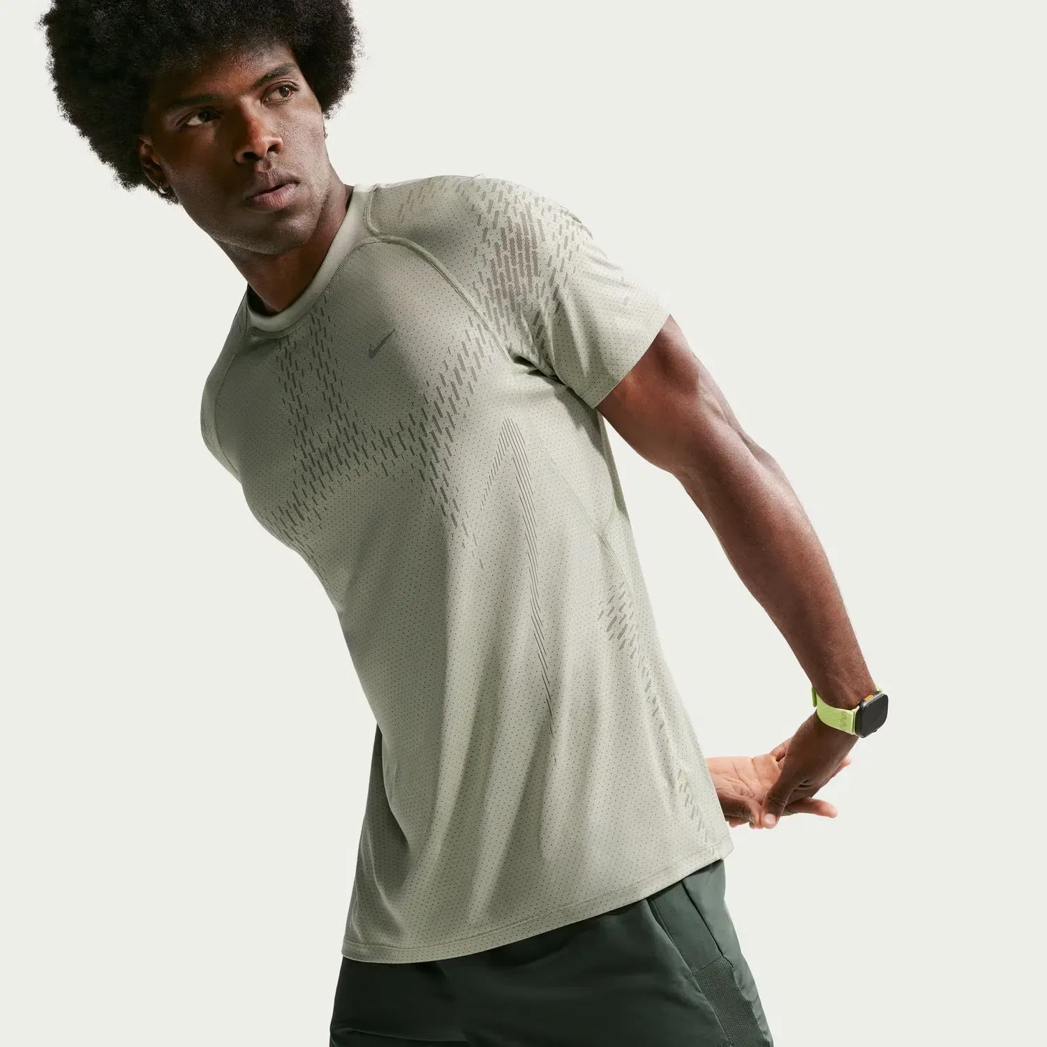 Мужская футболка с коротким рукавом Nike Stride Dri-FIT ADV, Цвет Verde — фото 4