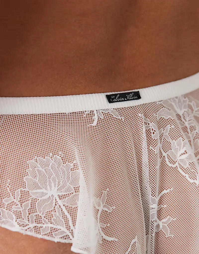 Свободные стринги-танга Calvin Klein Icon Lace, белый — фото 4
