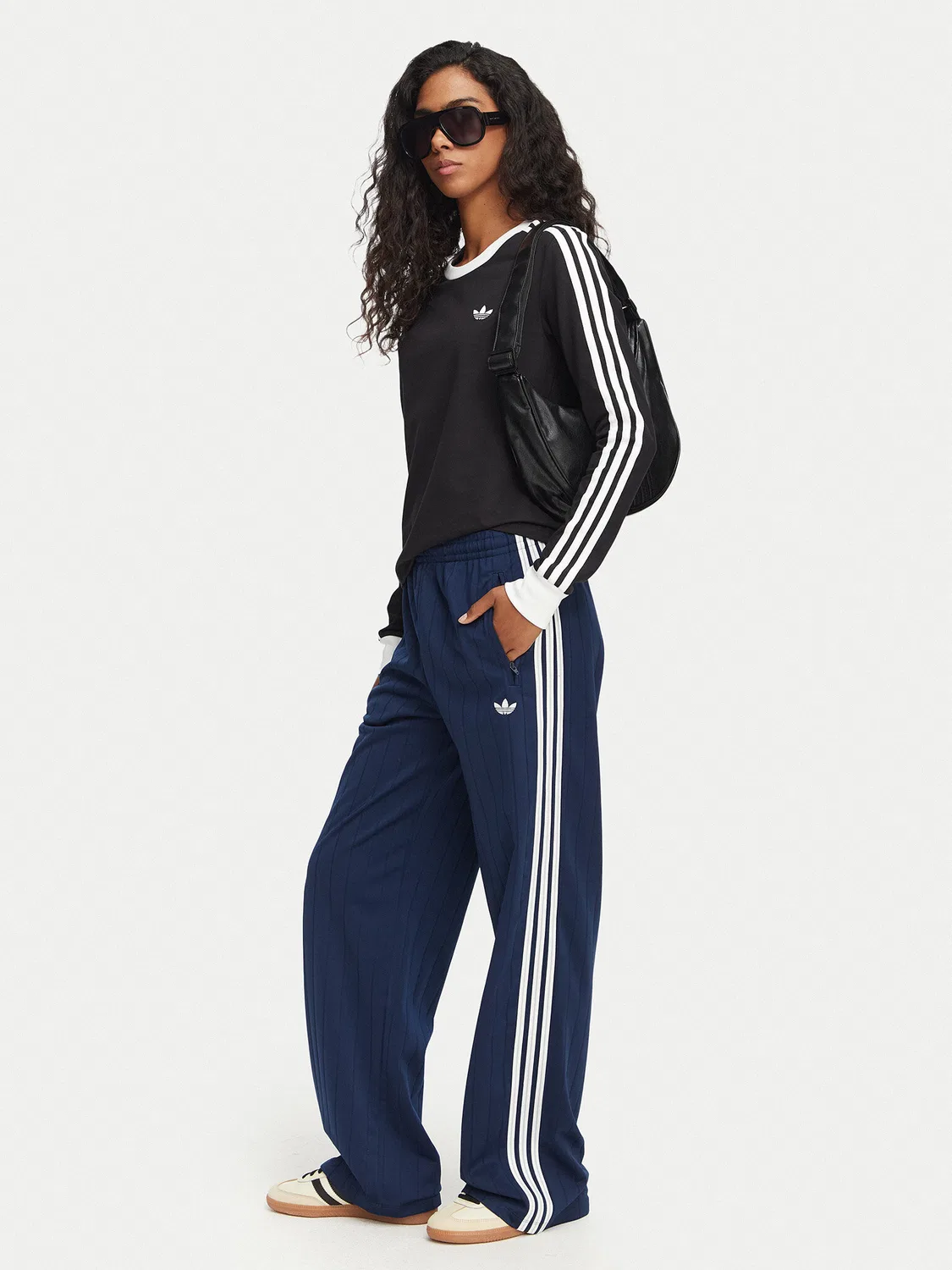 Женские спортивные брюки свободного кроя Pinstripe Firebird Loose Trackpant Adidas, темно-синий — фото 2