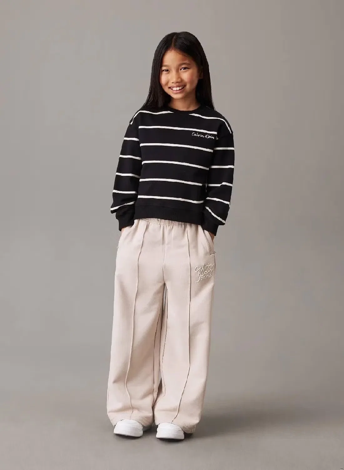 Джоггеры широкие с логотипом Calvin Klein Jeans, серый