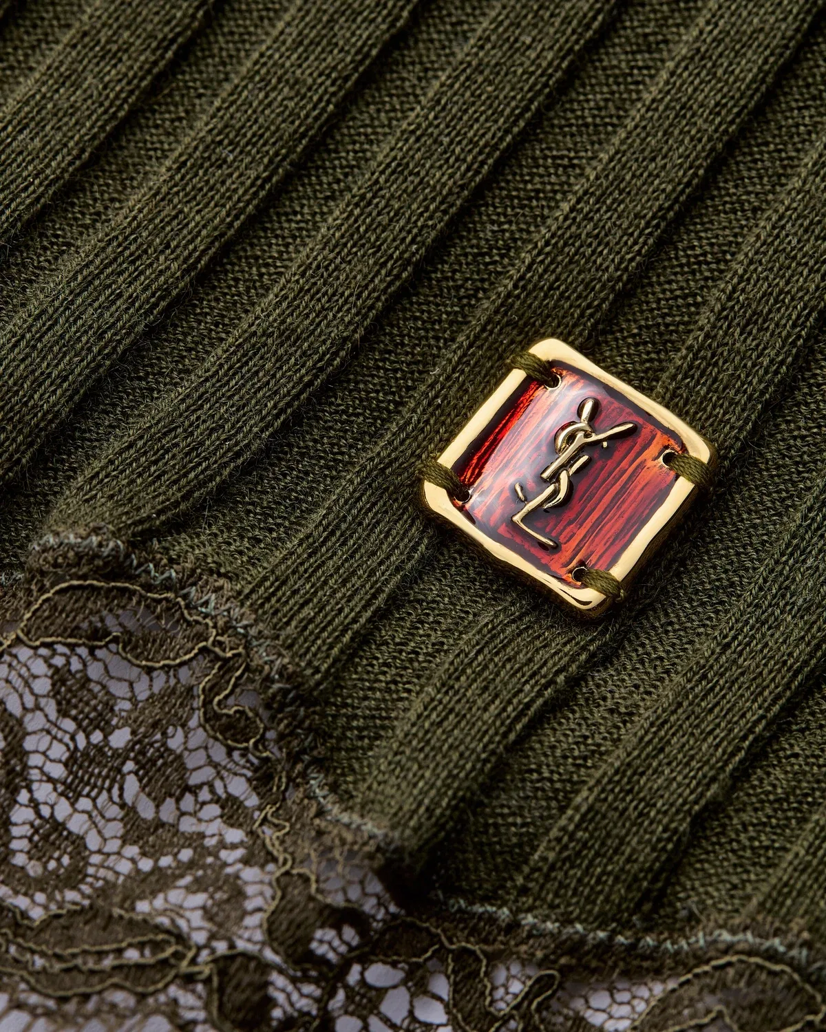 Топ CASSANDRE на шнуровке из ребристой шерсти кашемира и шелка SAINT LAURENT, зеленый — фото 3