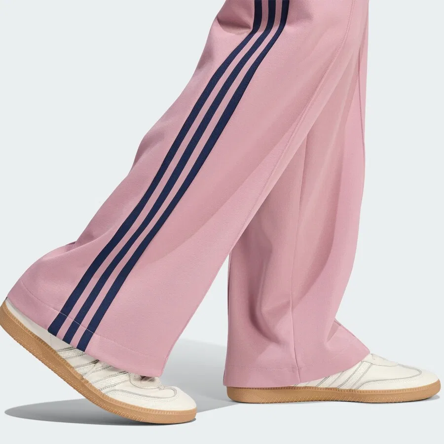 Брюки ADIDAS ORIGINALS свободного кроя 'Classic' сиреневого цвета — фото 4