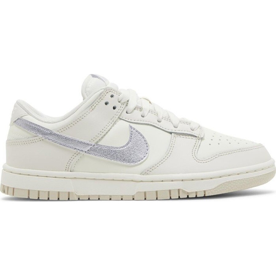 

Кроссовки Nike Wmns Dunk Low, белый (Размер 35 RU)
