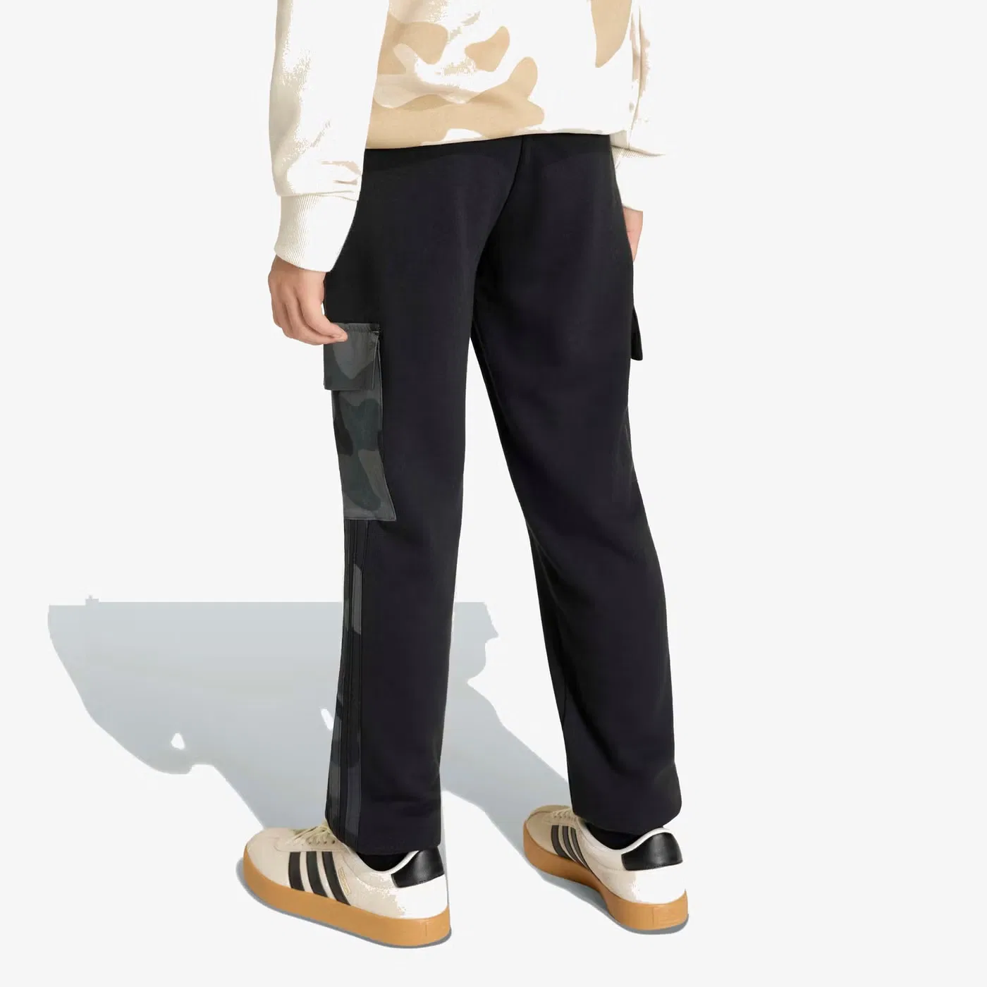 Брюки карго с камуфляжным принтом Seasonals Adidas, черный — фото 3