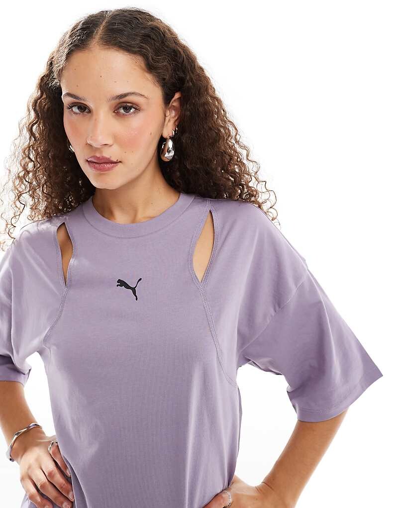 

Фиолетовая футболка с логотипом и вырезами PUMA Dare To
