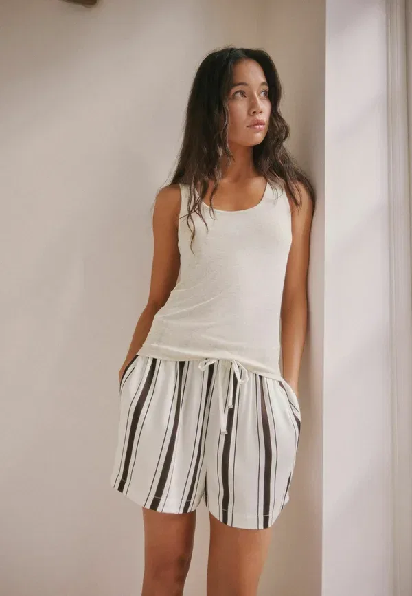 Пижамный комплект из модала и вискозы, модель Regular fit - studio rib racer vest and short pyjamas set, Next, кремовый шоколадно-коричневый полоска — фото 3