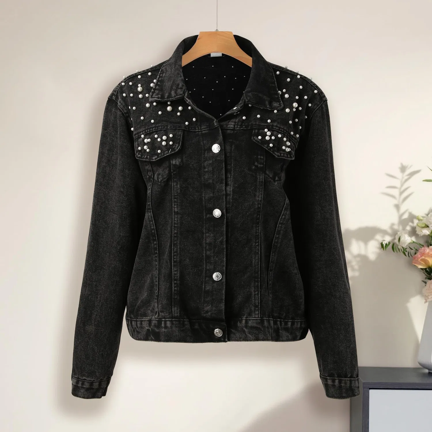 Женская джинсовая куртка с жемчугом и вышивкой Yellow Down Jacket, Black — фото 3