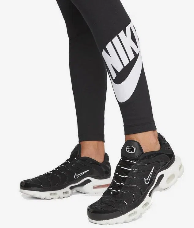 Женские леггинсы с высокой посадкой Classics High-Waisted Graphic Nike, Schwarz — фото 3