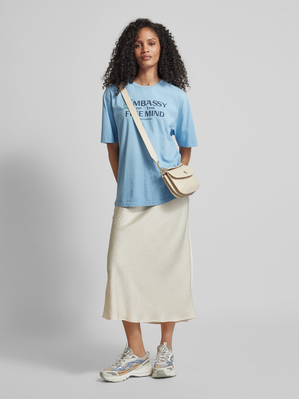 

Футболка с надписью и принтом этикетки Scotch & Soda