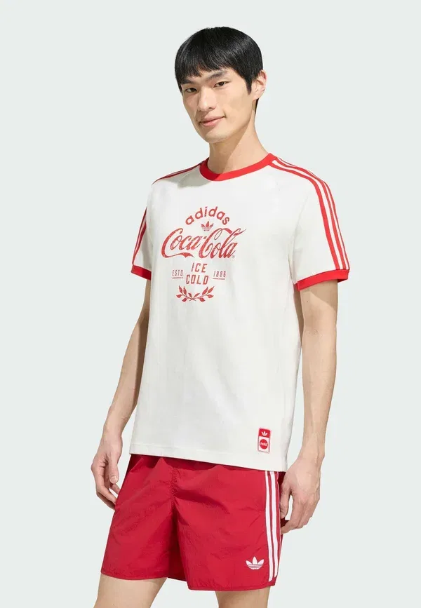 Футболка Coca-cola Classic Sport Cali с принтом Adidas Originals, белый