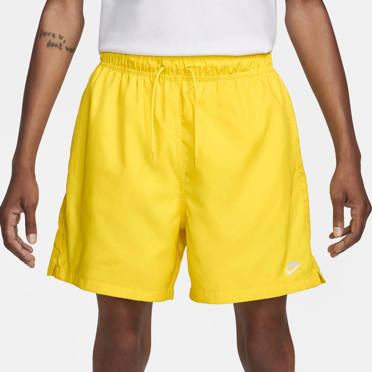 Мужские шорты из дышащего трикотажного меша Club Flow Nike, White/Lightning — фото 4