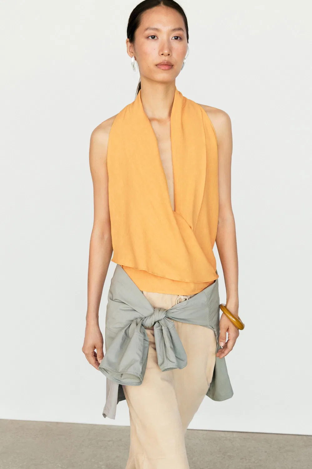 Топ Massimo Dutti Flowing Halter With Ruffle Detail, желтый