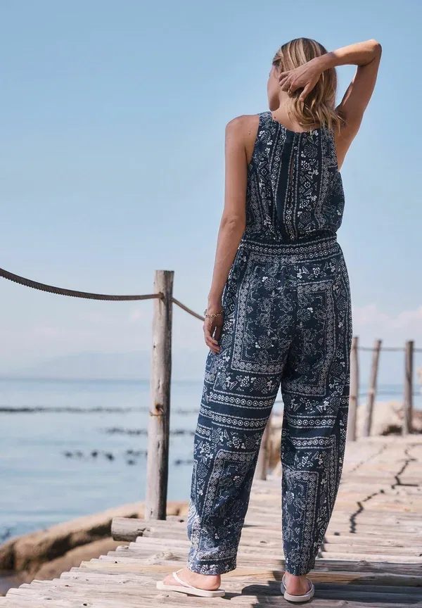 Комбинезон принтованный Tall fit - square neck barrel leg jumpsuit Next Ecru Bandana Print, бежевый — фото 3