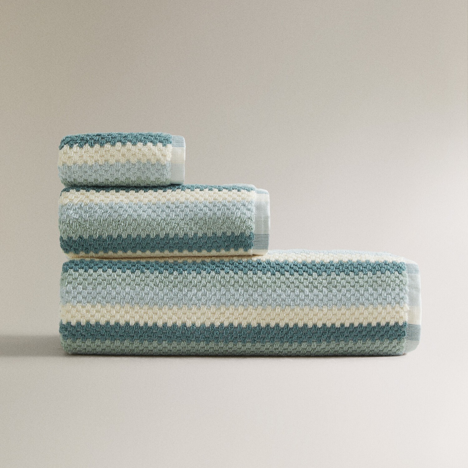 

Полотенце Zara Home Geometric Jacquard