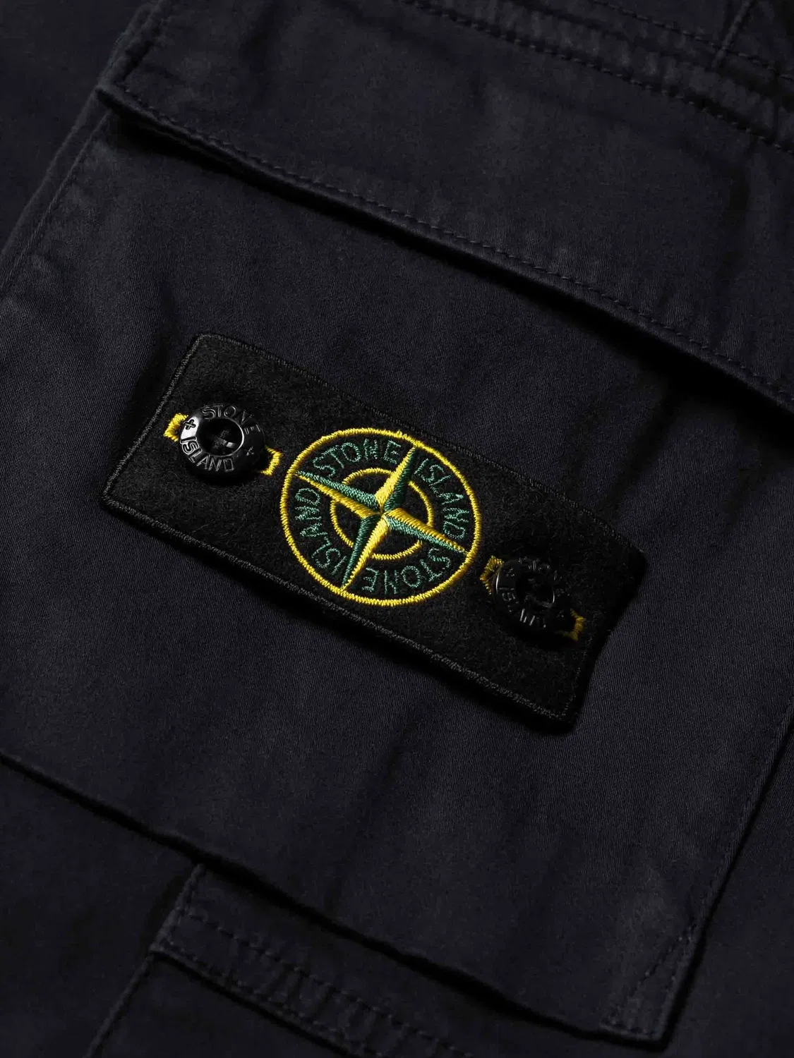 Брюки-карго с патчем-логотипом черные Stone Island, черный — фото 2