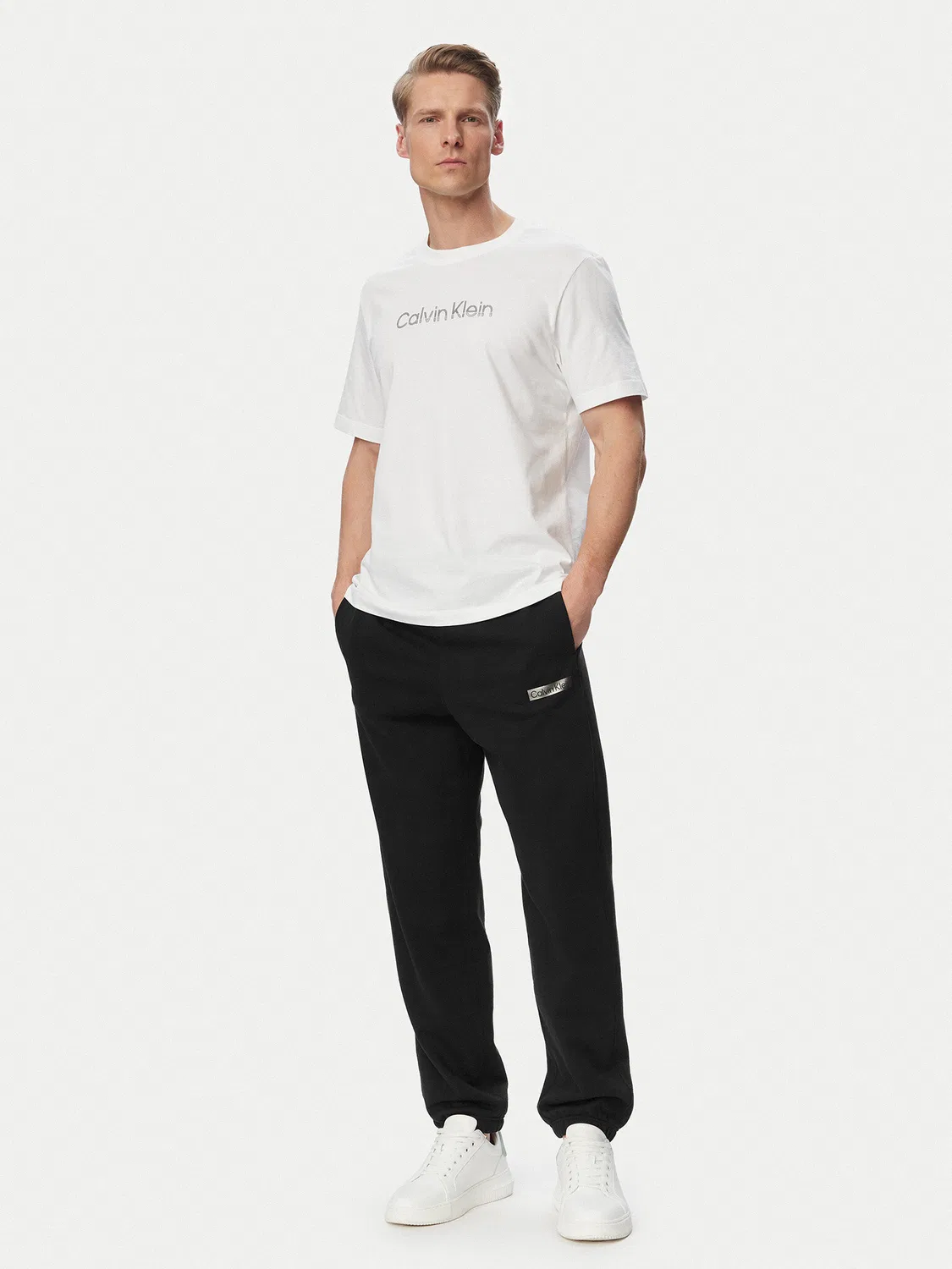 Мужские спортивные штаны стандартного кроя Calvin Klein, черный — фото 2