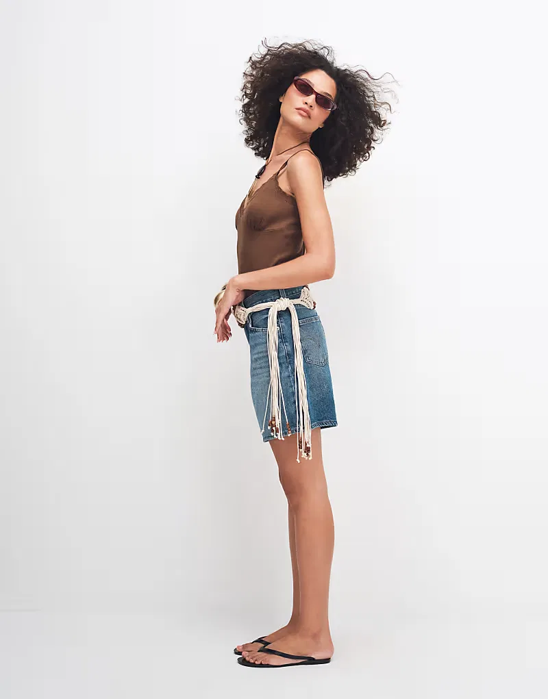 Джинсовые шорты Levi's с высокой талией и свободным кроем, средне-синий — фото 2