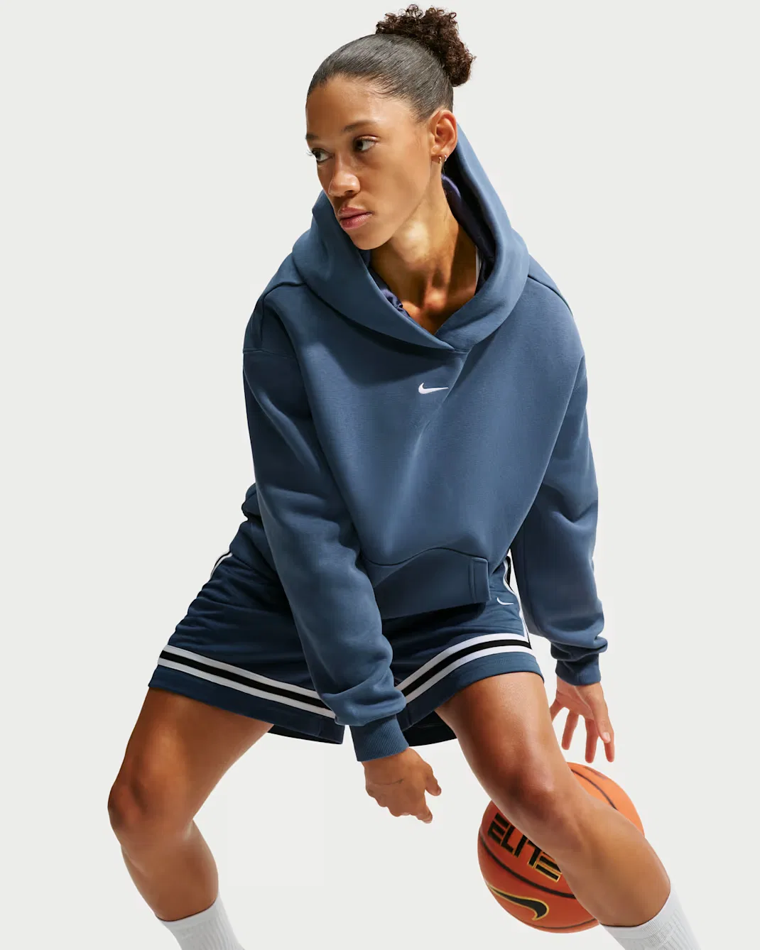 Женская спортивная баскетбольная толстовка Therma-FIT Nike, New Slate/White — фото 3