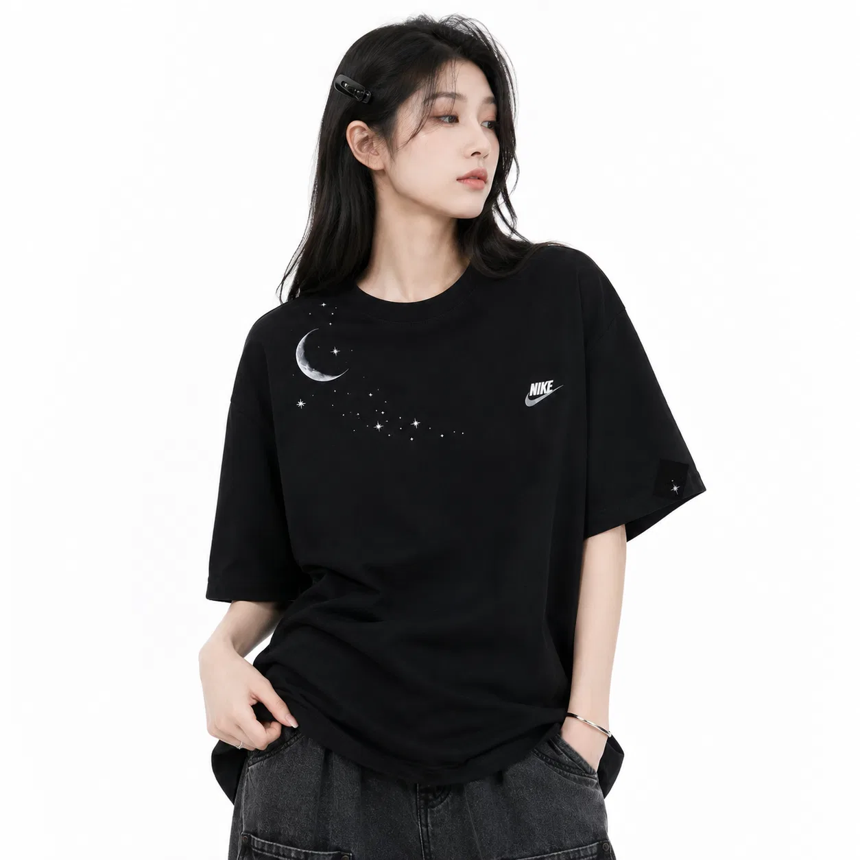 Женская футболка Nike Sportswear Club, Цвет Black — фото 4