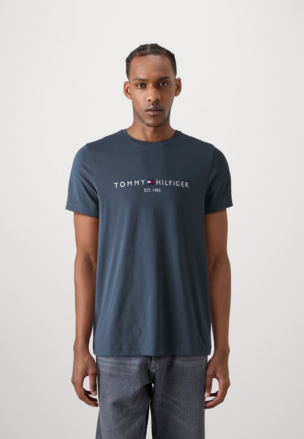 

Футболка с принтом Logo Tee Tommy Hilfiger, темно-синяя