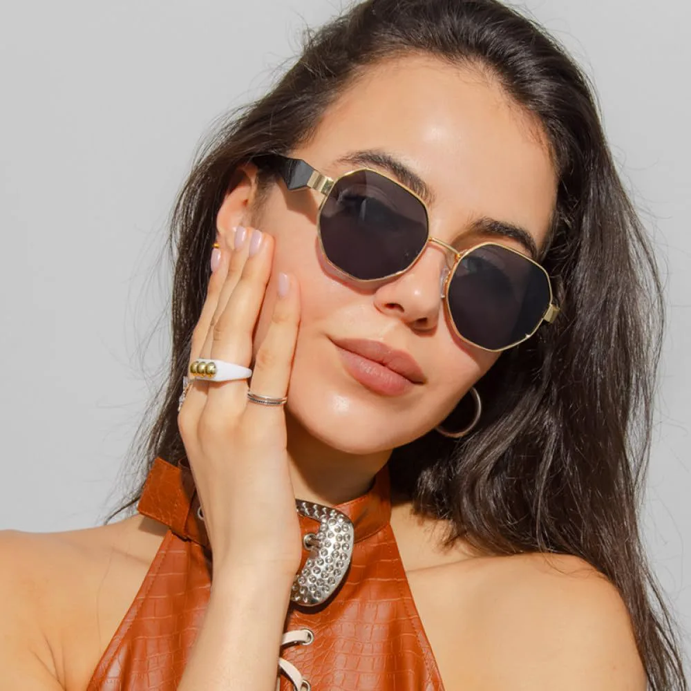 

Солнцезащитные очки Polygon Metal Sunglasses Women Vintage Frames для женщин, роскошные панк-очки, очки для вождения, защита от ультрафиолета UV400 LVTFCO, Black